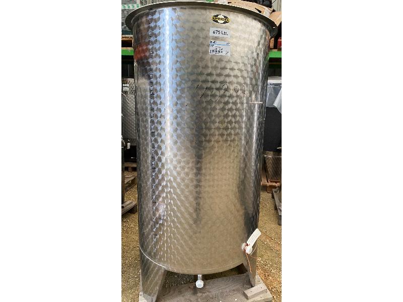 CUVE 675 LT OUVERTE D.820 FOND CONIQUE