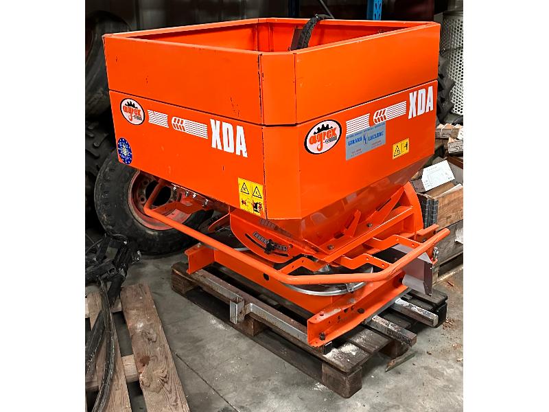 DISTRIBUTEUR ENGRAIS DOUBLE DISQUE 600 L