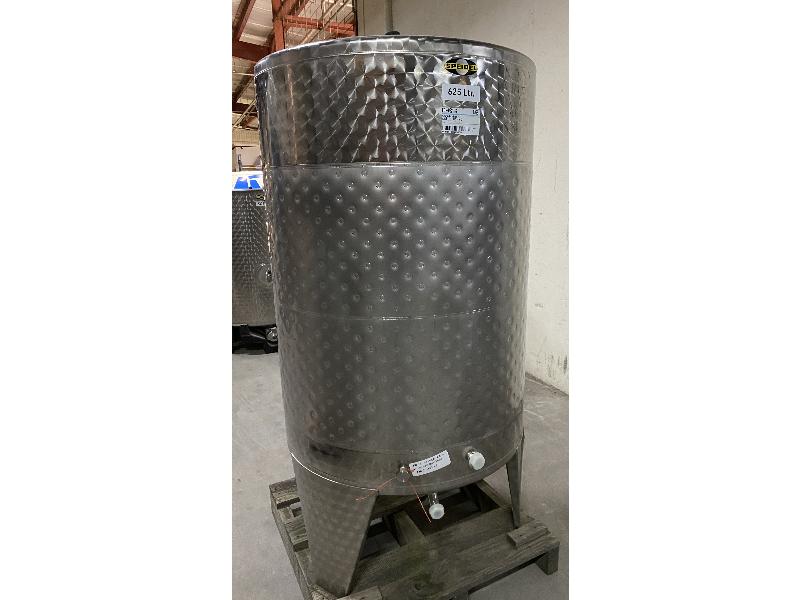 CUVE 625 LT FERMEE D.820 FOND BOMBE + DP