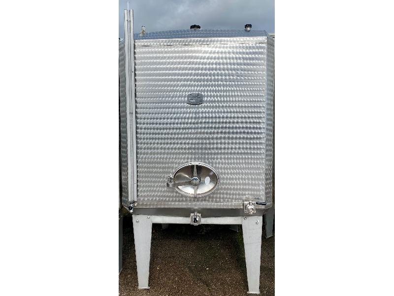 CUVE INOX PARALLELEPIPEDIQUE FERMEE 55HL