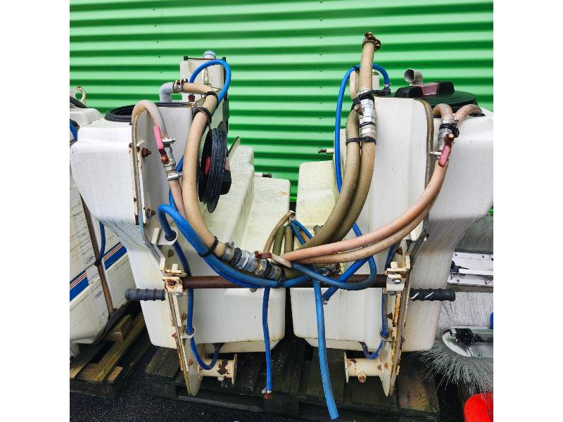 RESERVOIRS 2 X 350 L - BOB 809