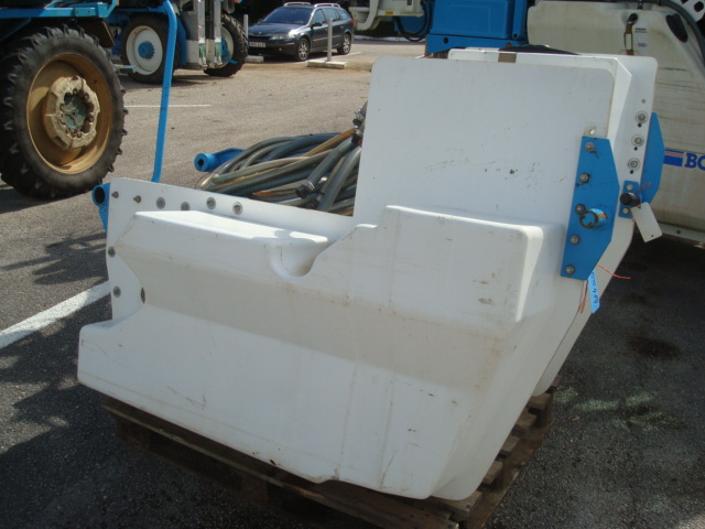 RESERVOIRS 2 X 380 l POUR 627