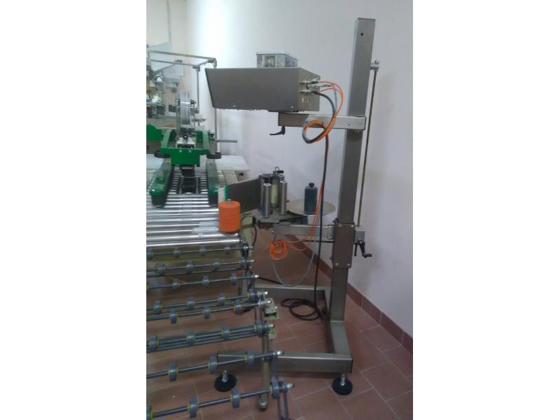 DISTRIB ETIQUETTES S/ CARTON NERVA II