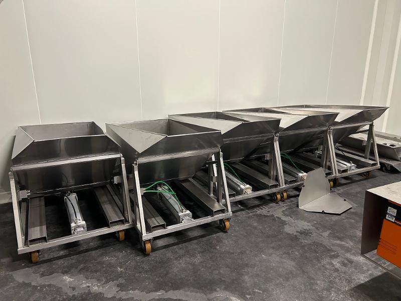 LOT DE 5 BACS BASCULANTS 450 L